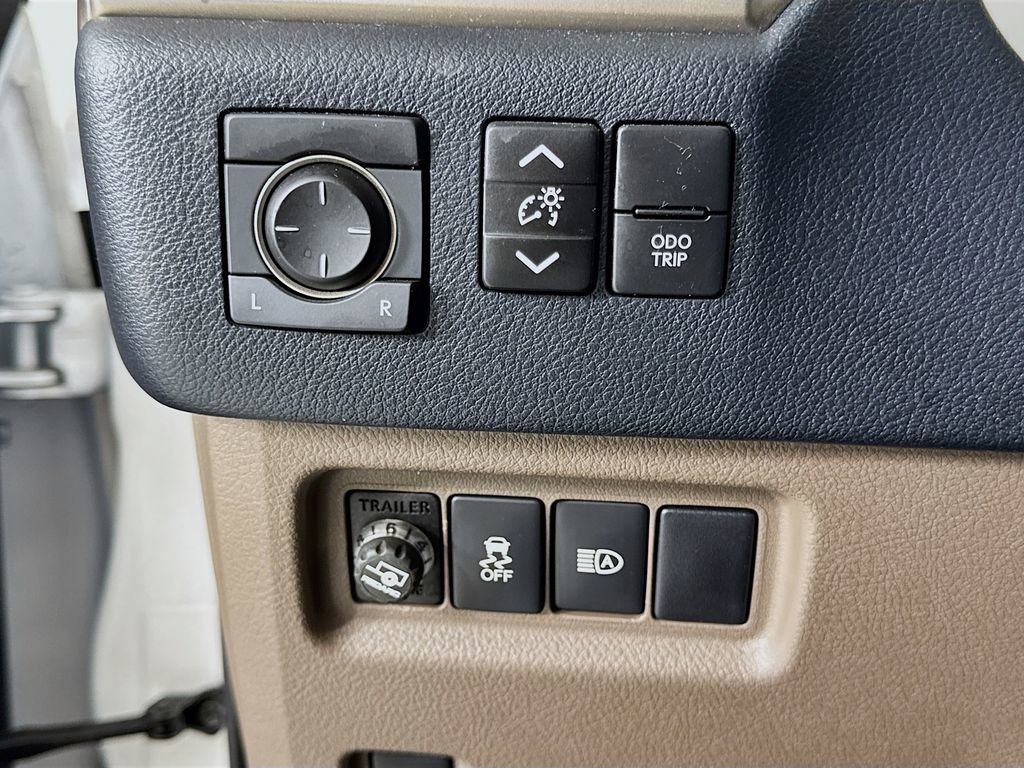 Used 2020 Lexus GX 460 Premium image 17