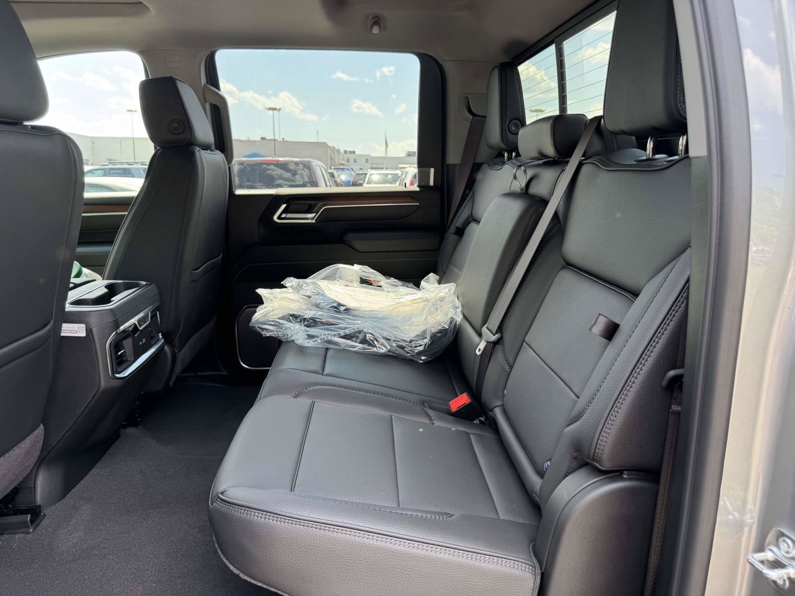 New 2026 GMC Sierra 2500 Denali w/ Denali Reserve Package AWD/4WD image 7