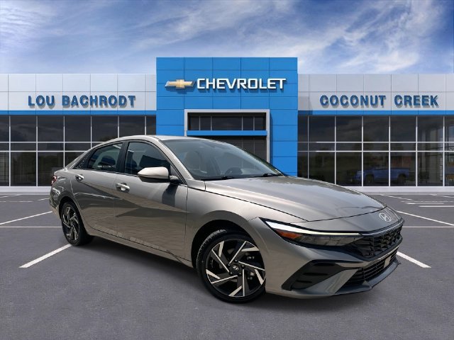 Used 2025 Hyundai Elantra SEL FWD image 1