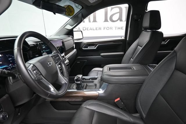 Used 2022 Chevrolet Silverado 1500 LT Trail Boss w/ Convenience Package II AWD/4WD image 16