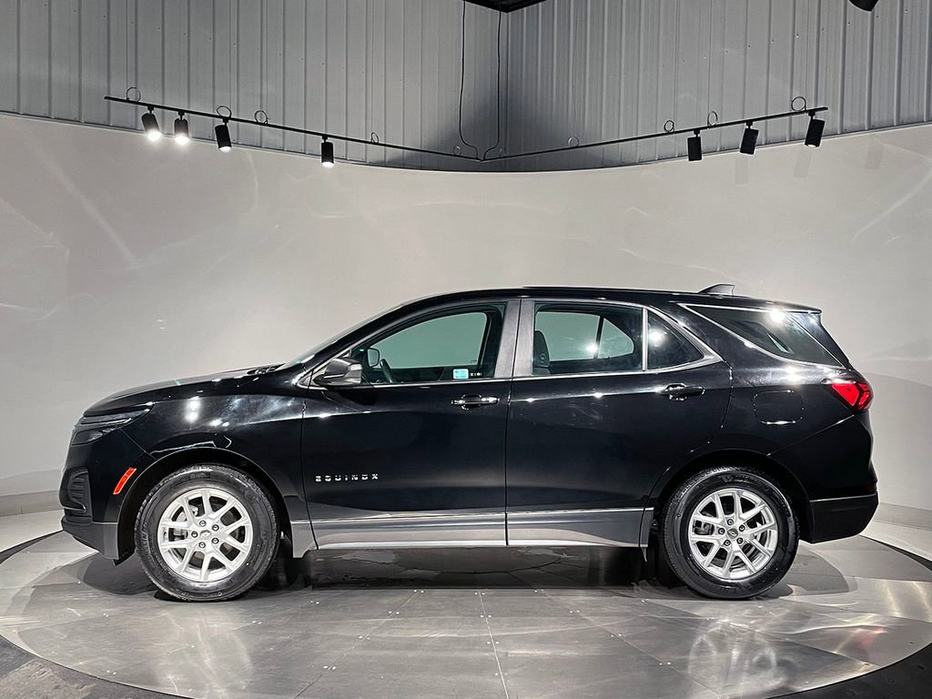 Used 2023 Chevrolet Equinox LS image 14