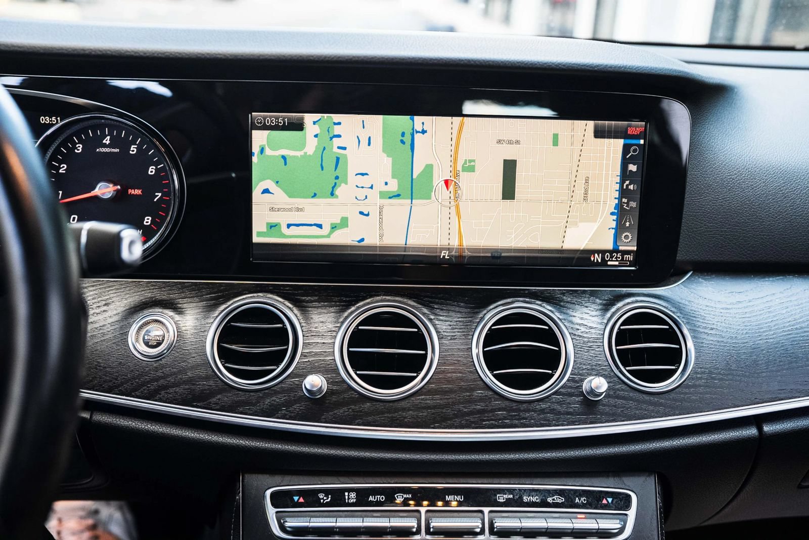 Used 2018 Mercedes-Benz E 300 4MATIC image 36