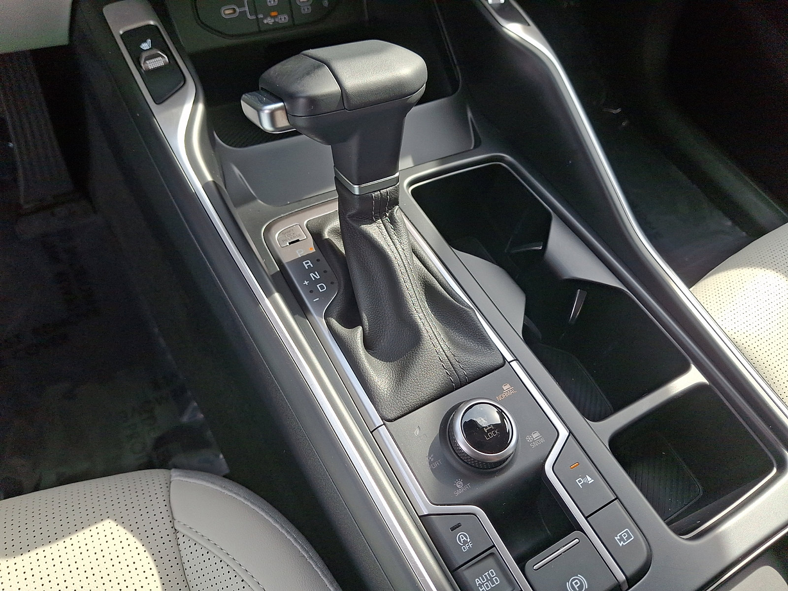 Certified 2025 Kia Sorento S AWD/4WD image 14