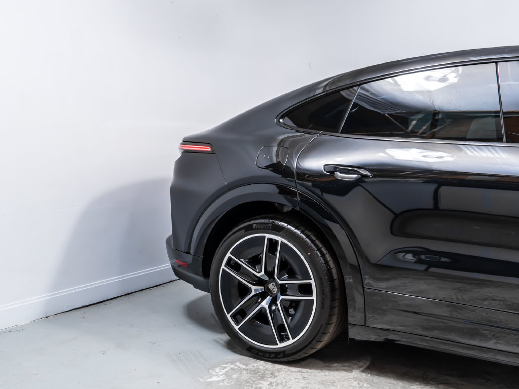 New 2026 Porsche Cayenne Turbo AWD/4WD image 11