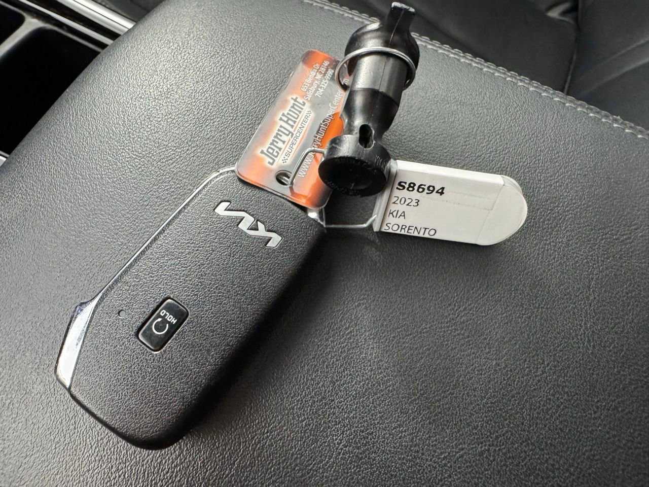 Used 2023 Kia Sorento SX AWD/4WD image 3