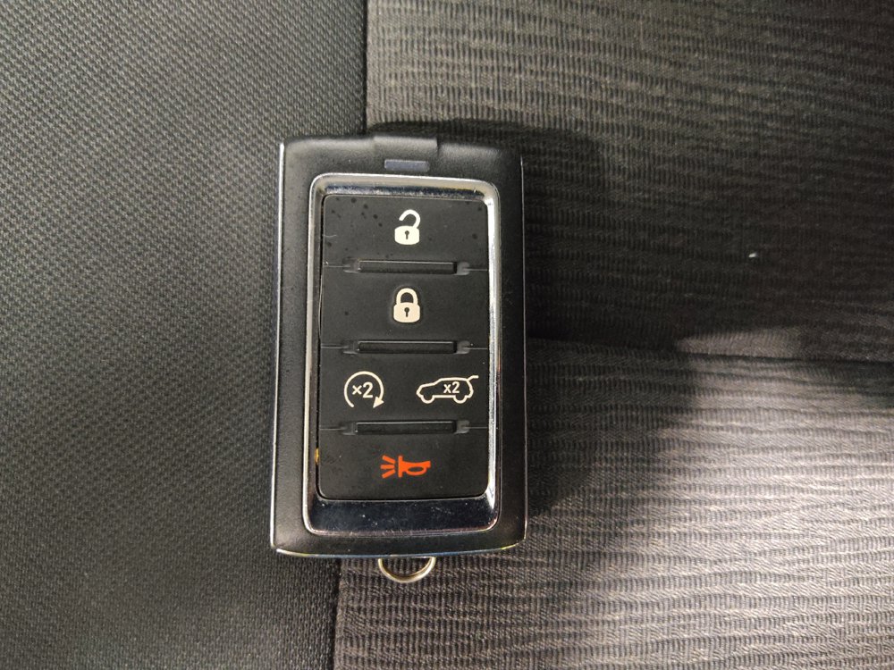Used 2023 Jeep Grand Cherokee Laredo w/ Luxury Tech Group I AWD/4WD image 32