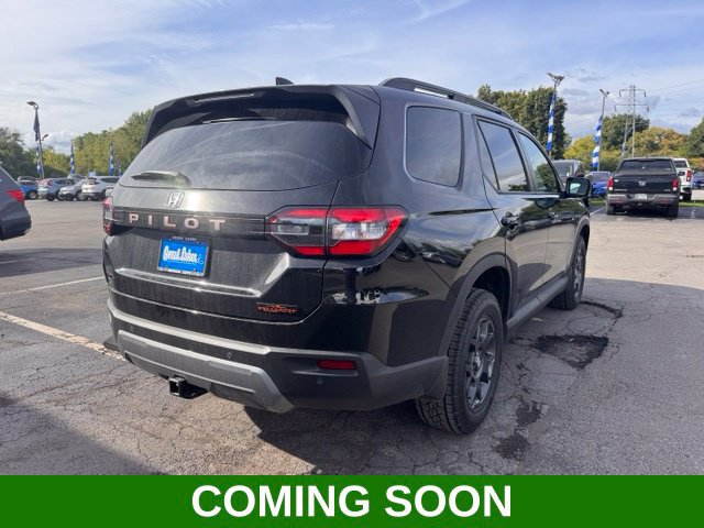 Used 2026 Honda Pilot TrailSport image 2