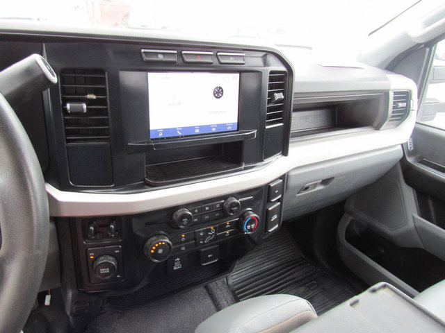 Used 2023 Ford F550 4x4 Regular Cab Super Duty image 26