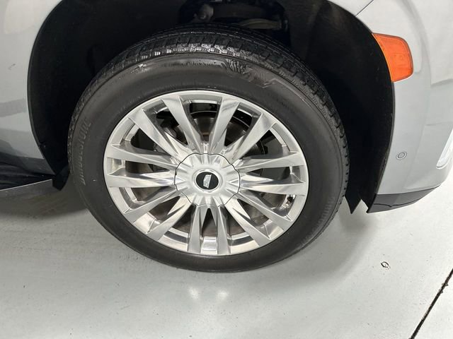 Used 2023 Cadillac Escalade Premium Luxury image 20