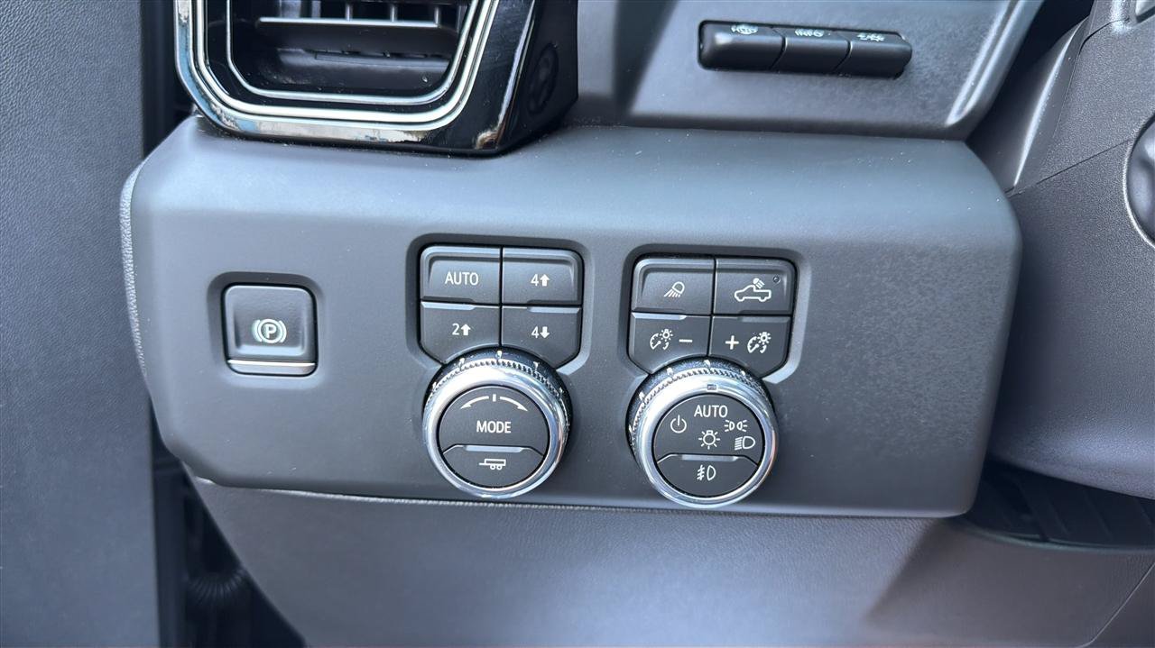 Used 2026 GMC Sierra 1500 AT4 w/ AT4 Premium Package AWD/4WD image 32