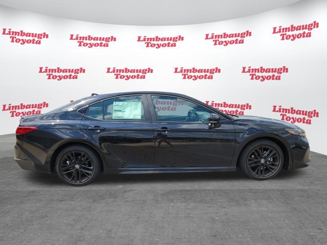 Used 2025 Toyota Camry SE image 20