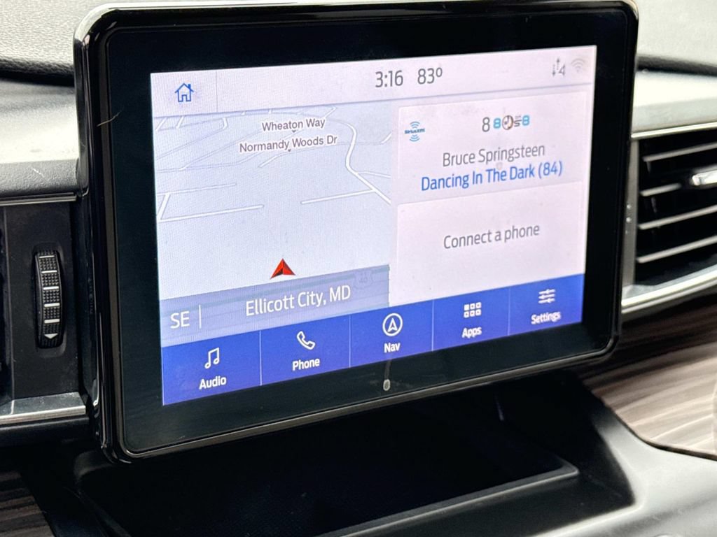 Used 2020 Ford Explorer Limited w/ Class III Trailer Tow Package RWD image 3