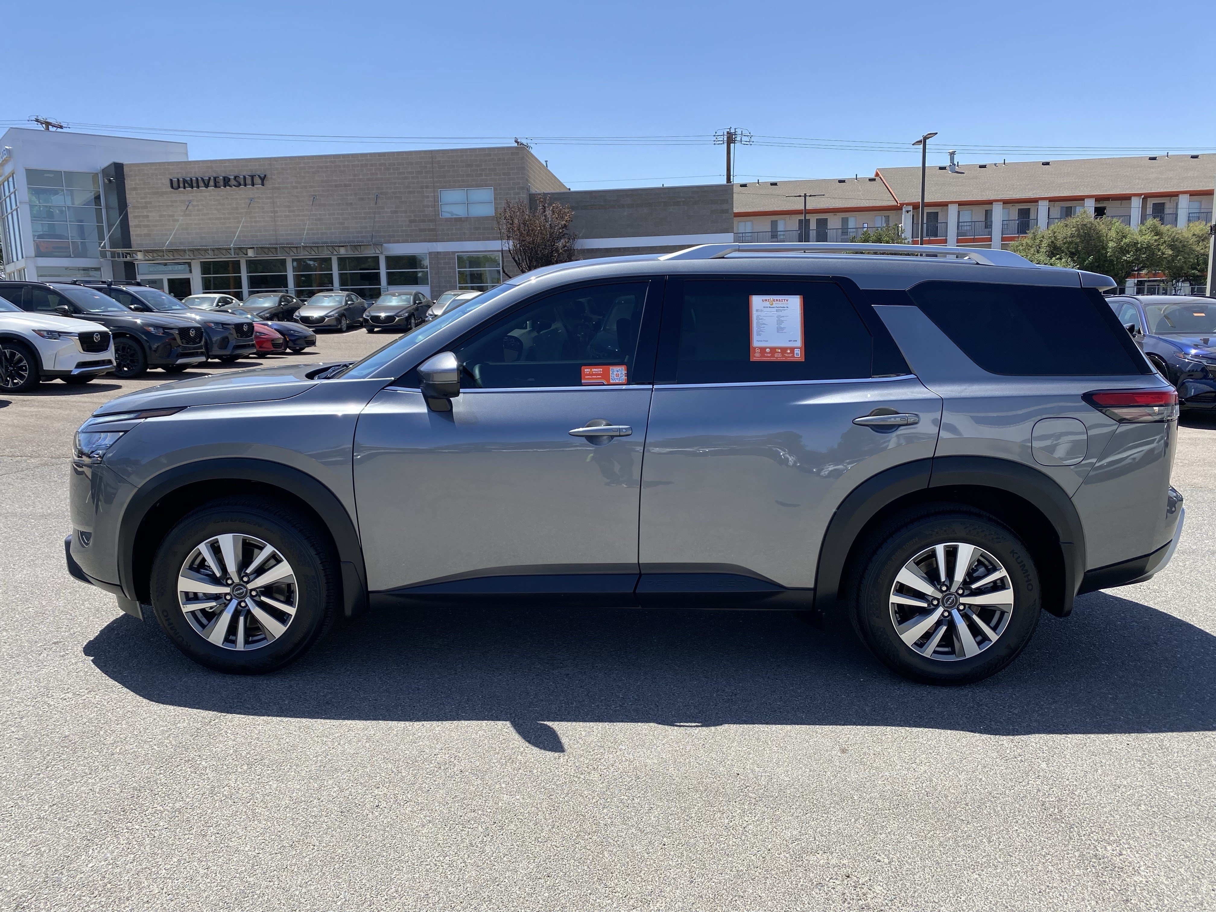 Used 2025 Nissan Pathfinder SL w/ Cargo Package AWD/4WD image 55