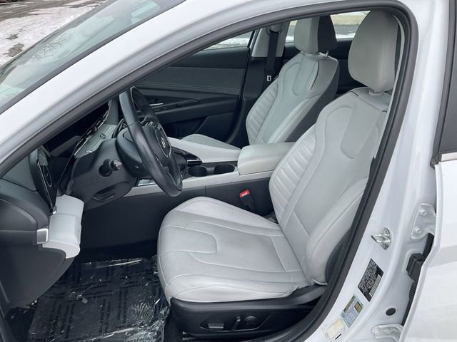 Used 2024 Hyundai Elantra Limited image 10