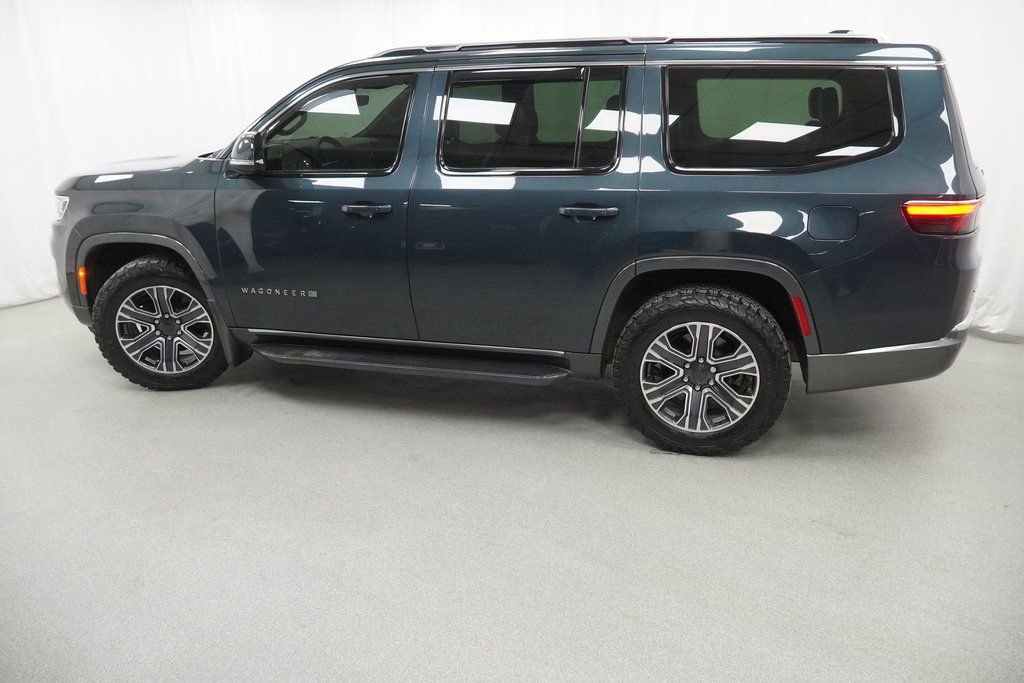 Certified 2022 Jeep Wagoneer Series III w/ Flexible Seating Group image 15