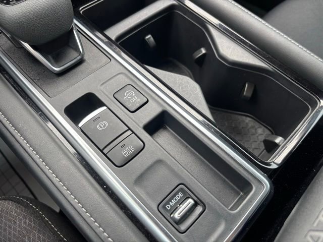 Used 2023 Nissan Pathfinder SV w/ SV Premium Package image 32