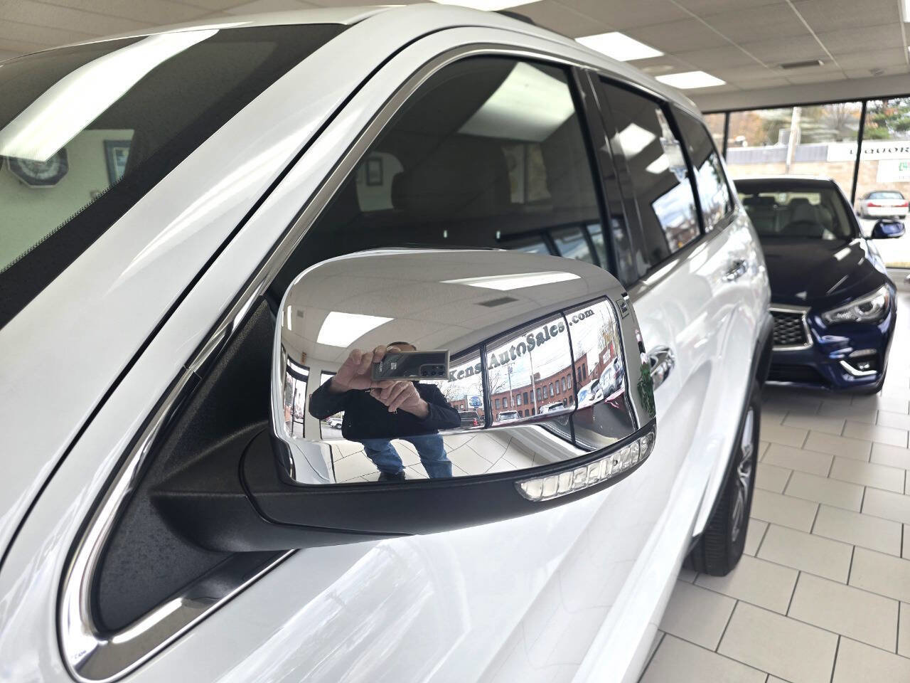 Used 2021 Jeep Grand Cherokee Limited w/ Premium Lighting Group image 12