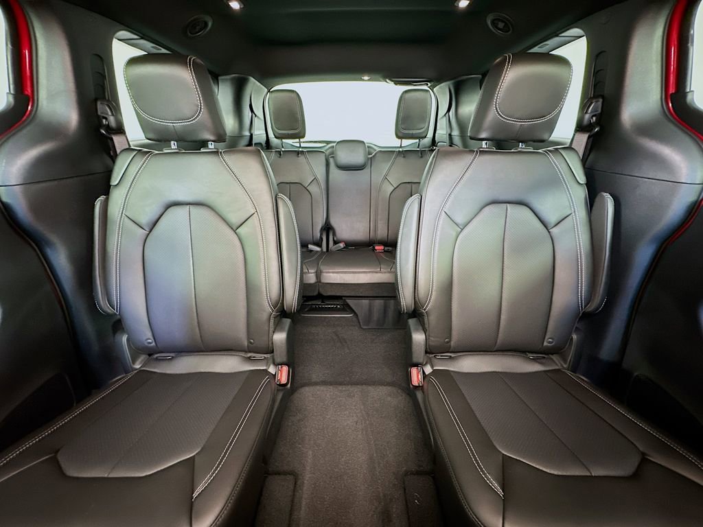 New 2027 Chrysler Pacifica Select FWD image 10