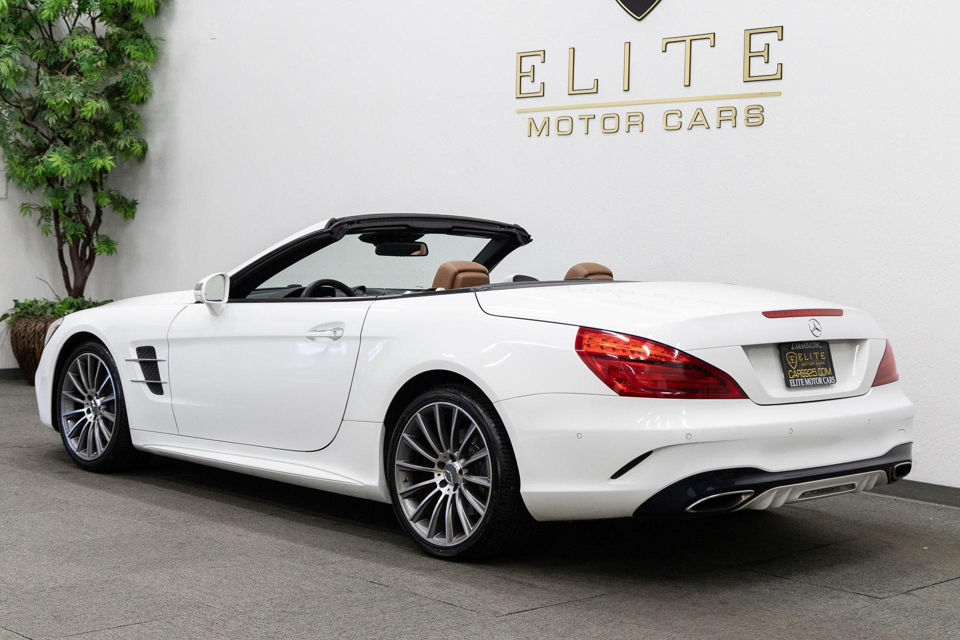 Used 2017 Mercedes-Benz SL 450 image 3