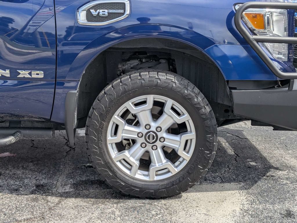 Used 2022 Nissan Titan SV w/ SV Convenience Package AWD/4WD image 11