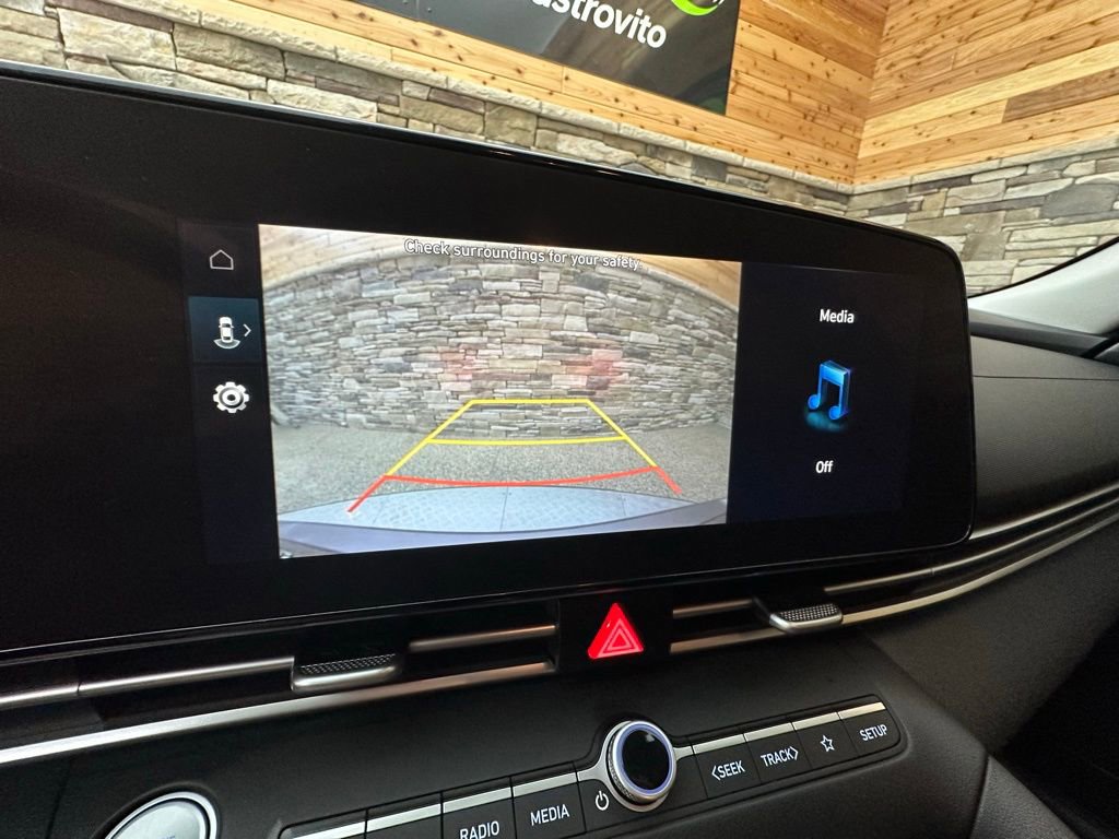 Used 2023 Hyundai Elantra SEL w/ Convenience Package image 21