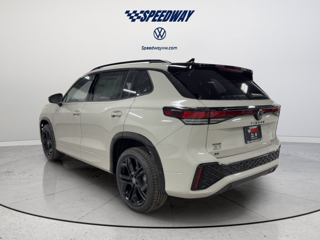 New 2026 Volkswagen Tiguan SE R-Line AWD/4WD image 7