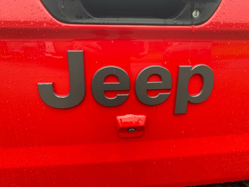 Used 2023 Jeep Gladiator Rubicon w/ Cold Weather Group AWD/4WD image 17