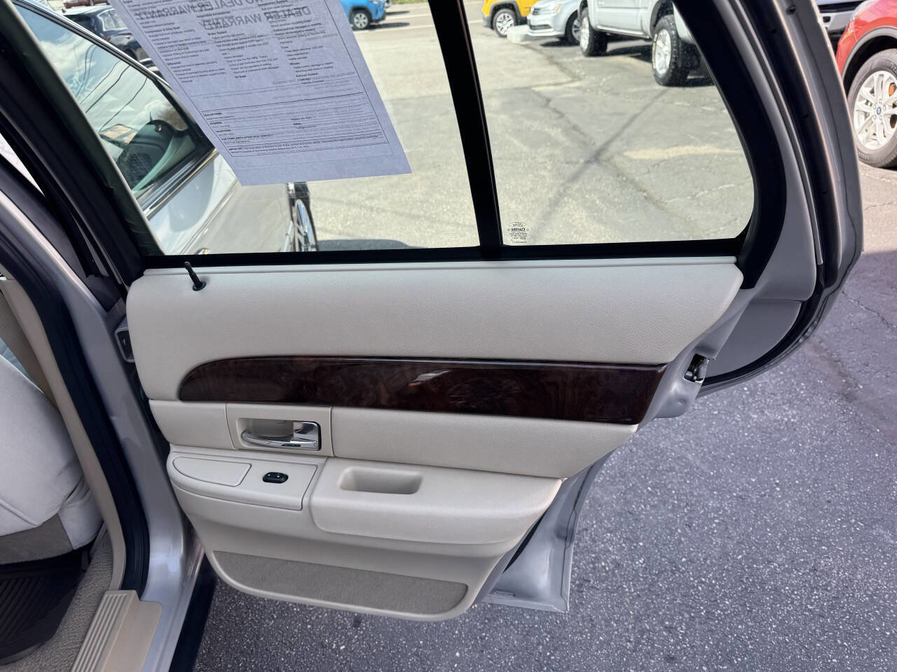 Used 2008 Mercury Grand Marquis GS image 21