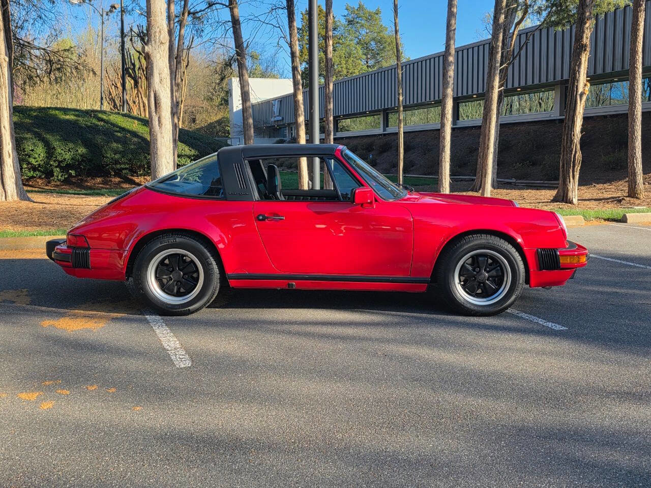 Used 1987 Porsche 911 Carrera RWD image 10
