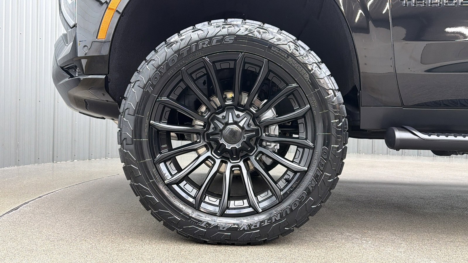 Used 2025 Chevrolet Tahoe Z71 w/ Comfort Package image 9