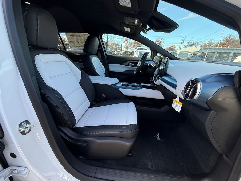 New 2026 Chevrolet Equinox EV LT image 24