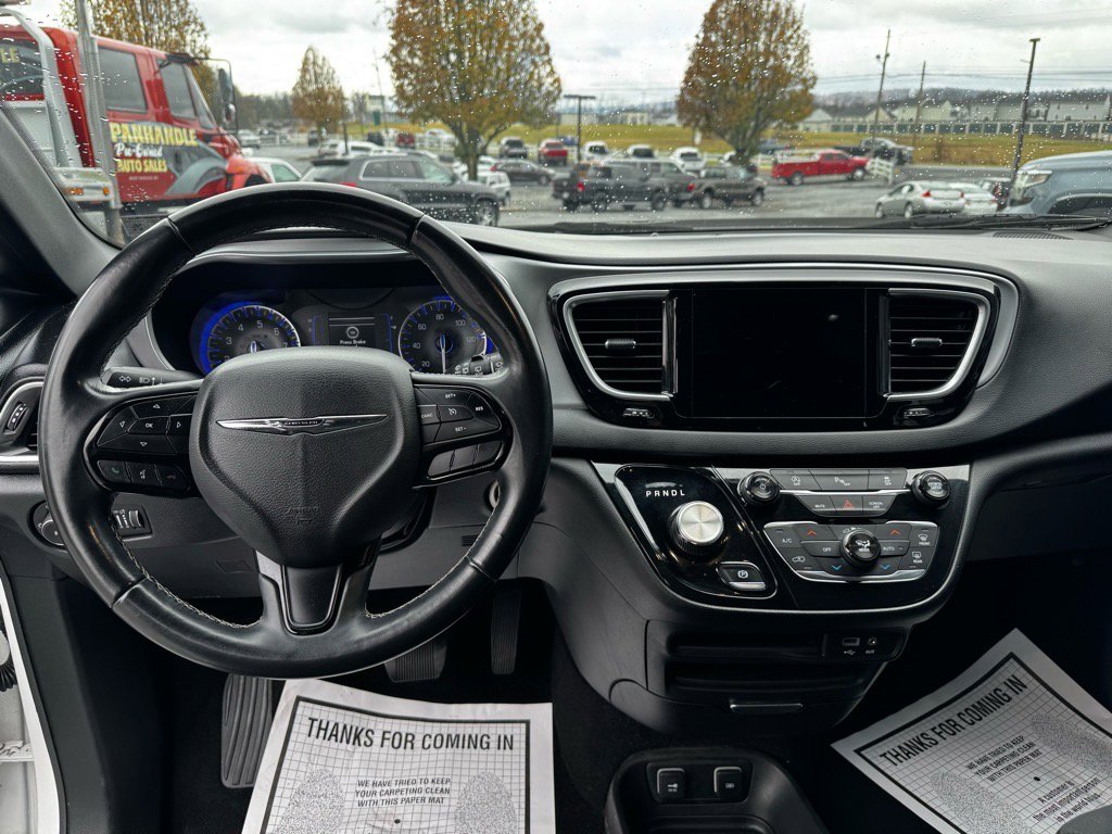 Used 2018 Chrysler Pacifica Touring Plus w/ S Appearance Package image 13