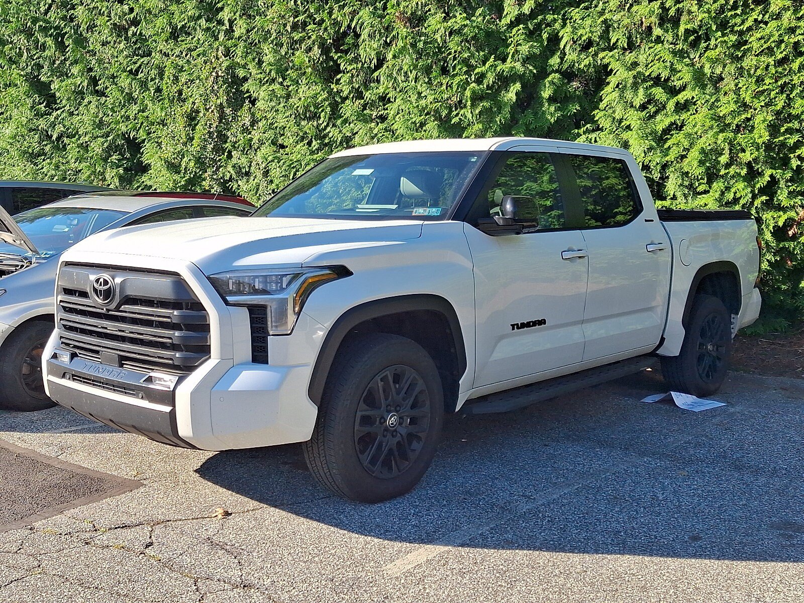 Used 2025 Toyota Tundra Limited AWD/4WD image 3