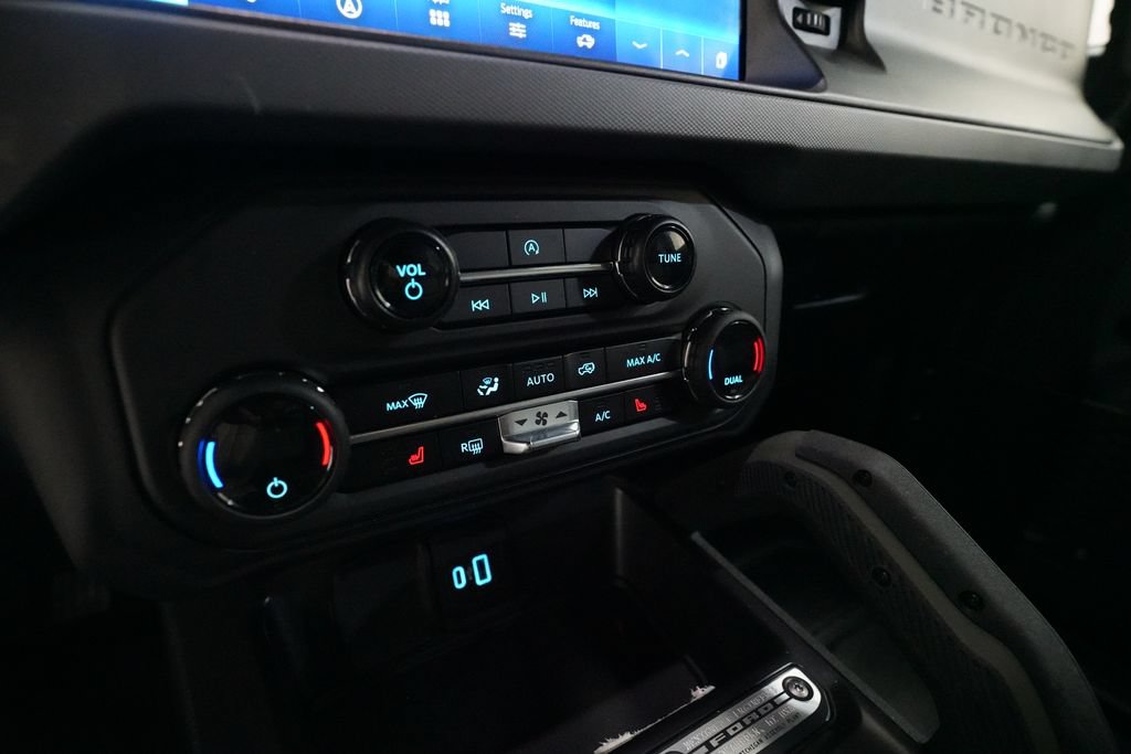 Used 2024 Ford Bronco Everglades AWD/4WD image 22