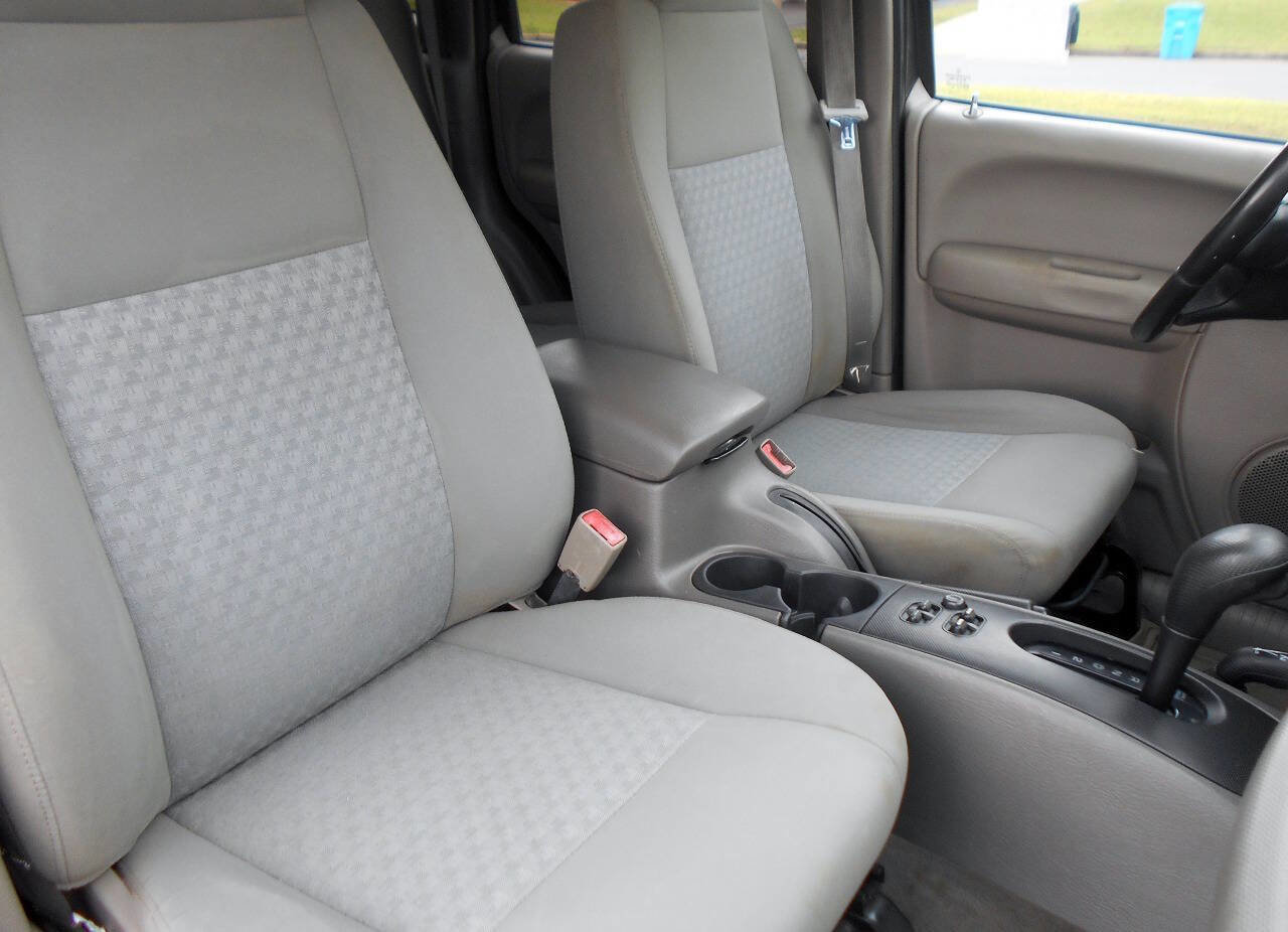 Used 2005 Jeep Liberty Sport image 23