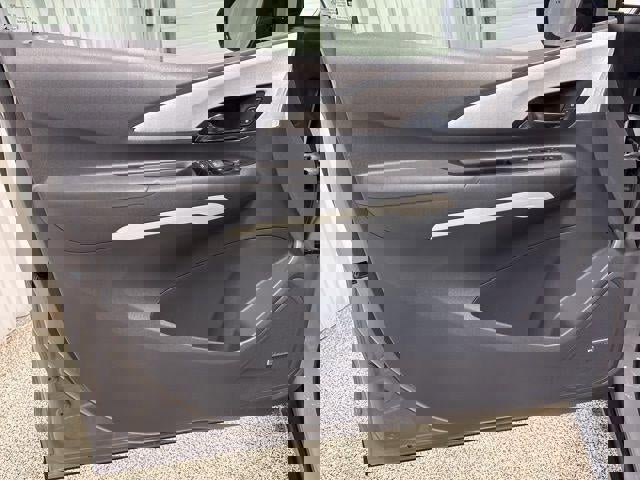 Used 2020 Chevrolet Bolt Premier w/ Infotainment Package image 12