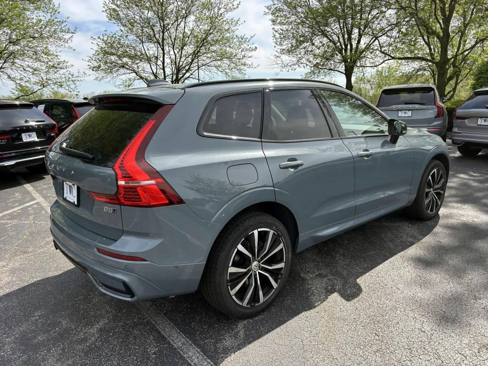 Used 2023 Volvo XC60 B5 Plus w/ Climate Package image 5