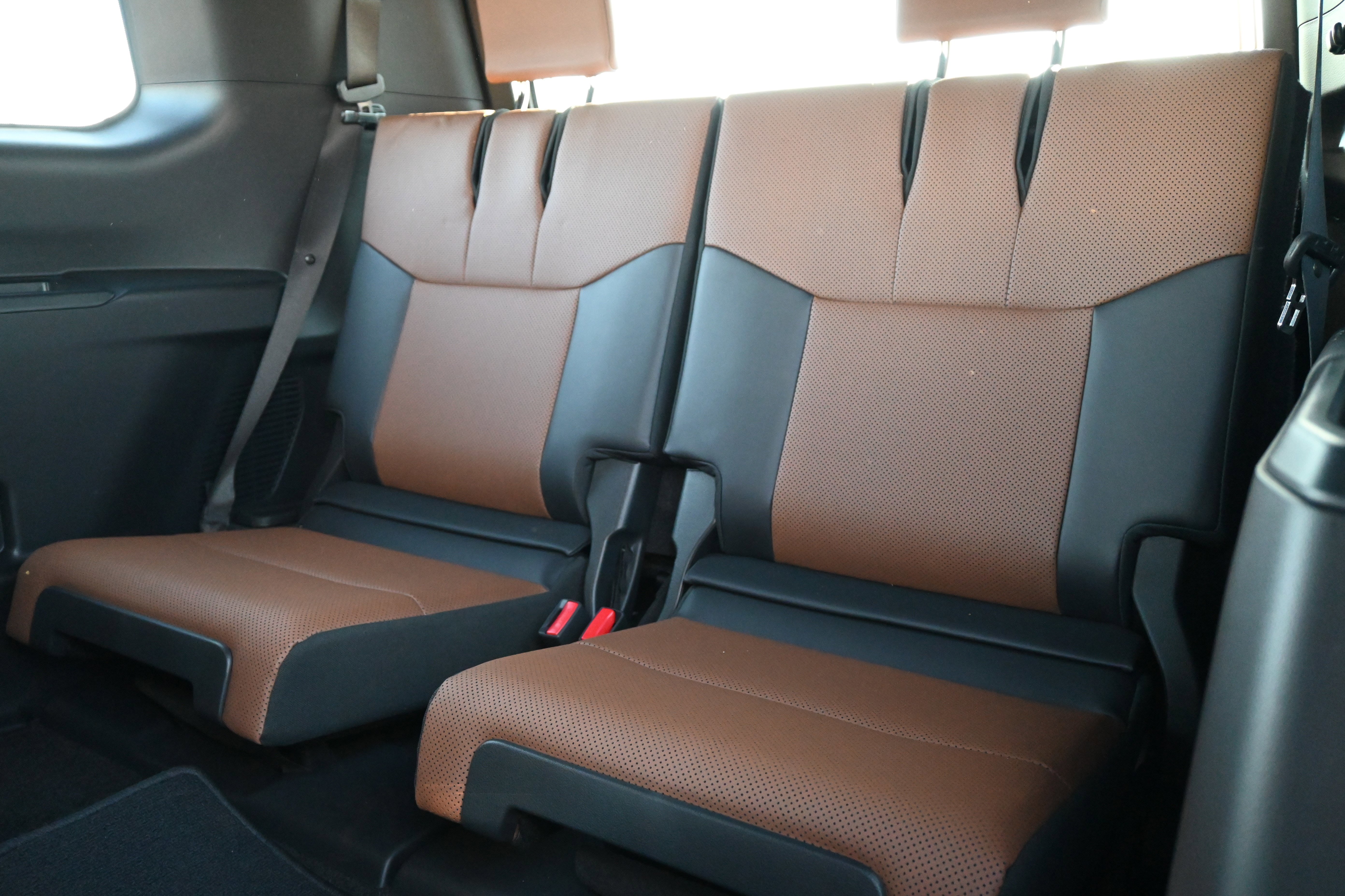 Used 2025 Lexus GX 550 GX 550 Premium+ w/ Cold Area Package image 32