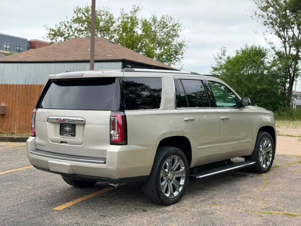 Used 2015 GMC Yukon Denali w/ Premium Package AWD/4WD image 6