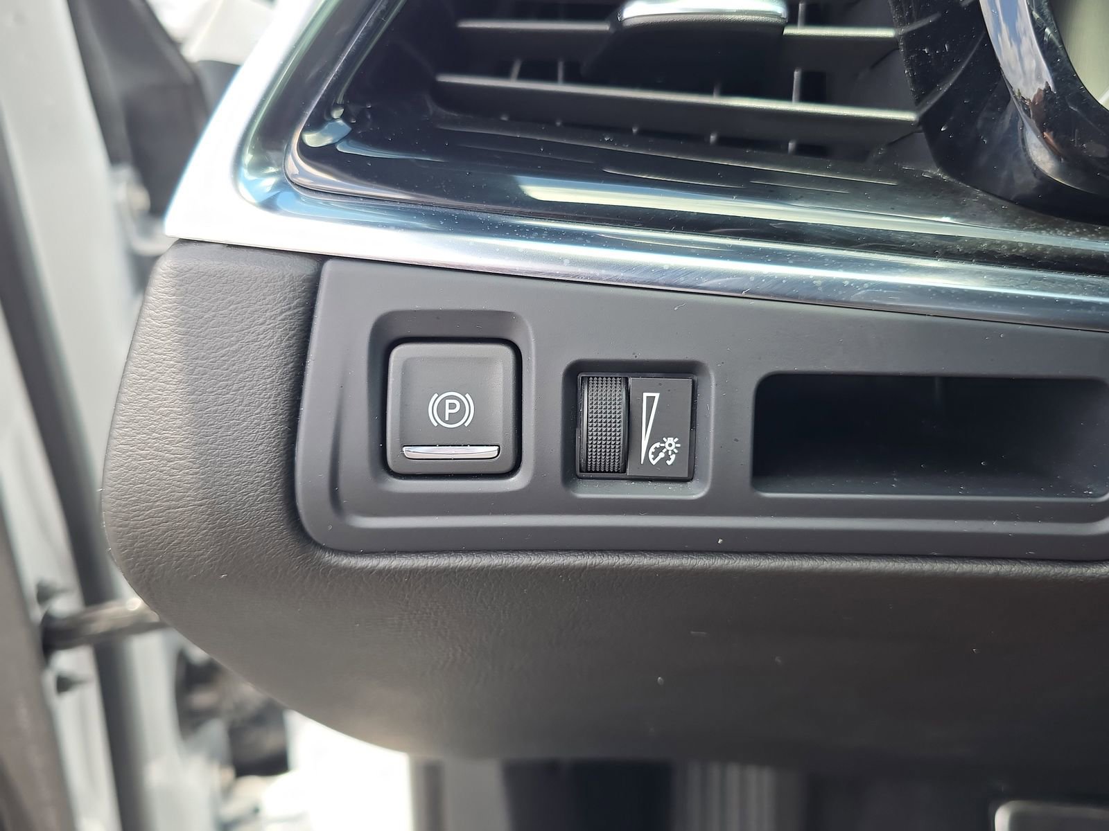 Used 2024 Cadillac XT6 Sport AWD/4WD image 24