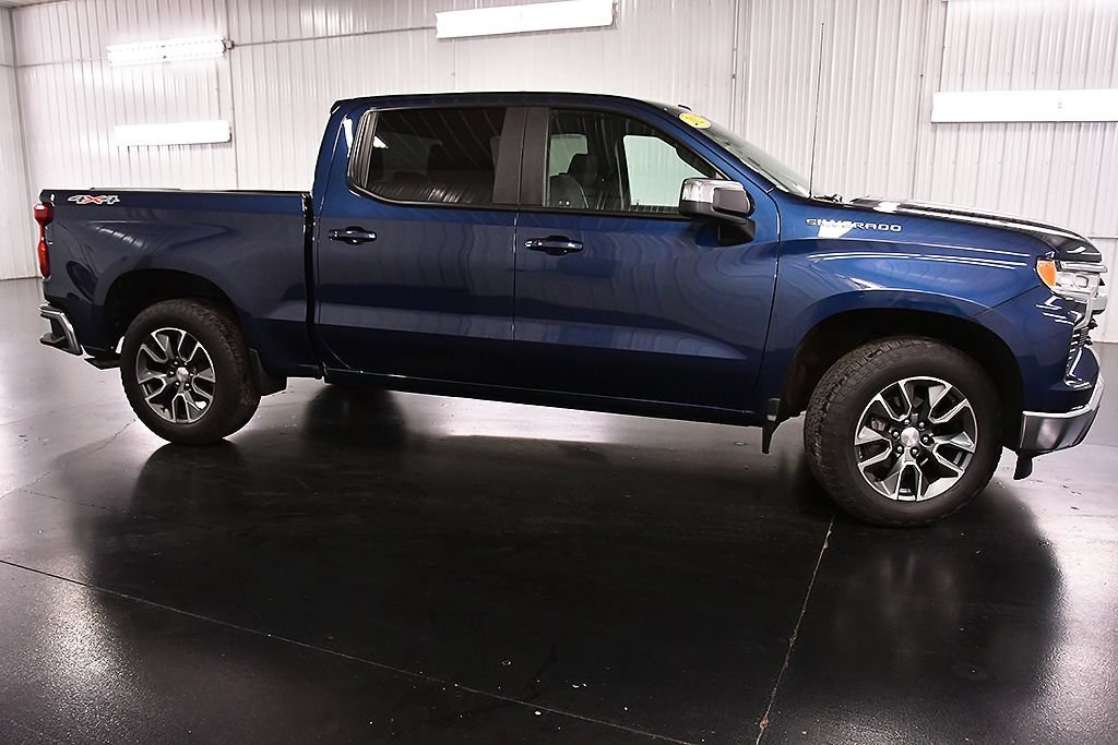 Used 2023 Chevrolet Silverado 1500 LT AWD/4WD image 8