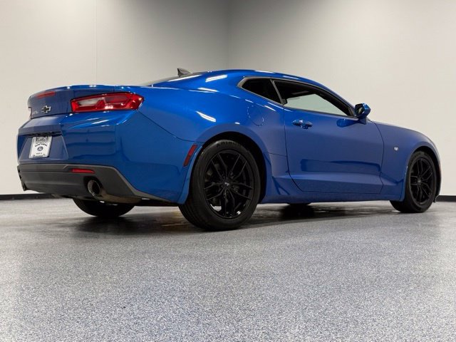 Used 2018 Chevrolet Camaro LT w/ Technology Package RWD image 12
