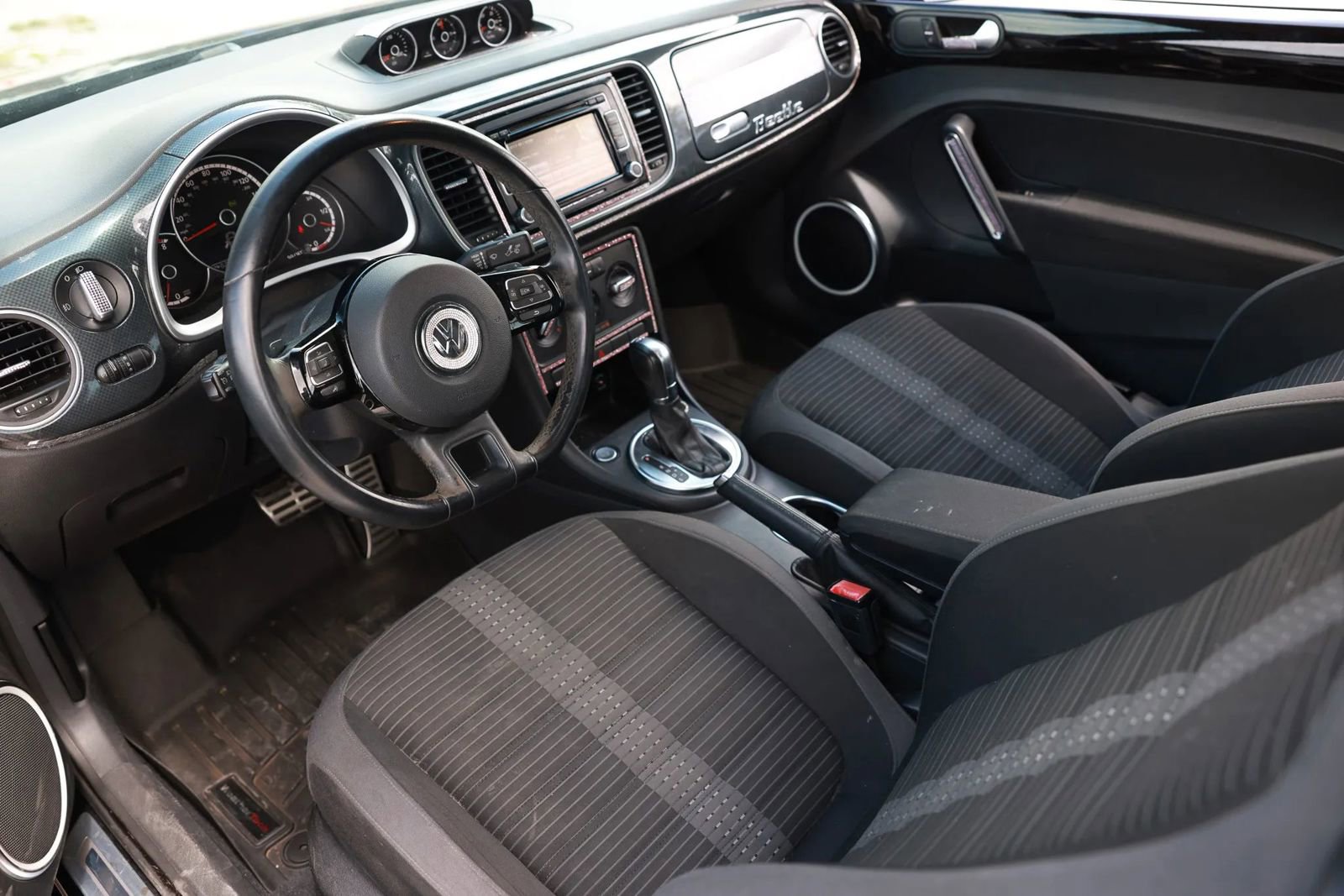 Used 2014 Volkswagen Beetle R-Line image 13