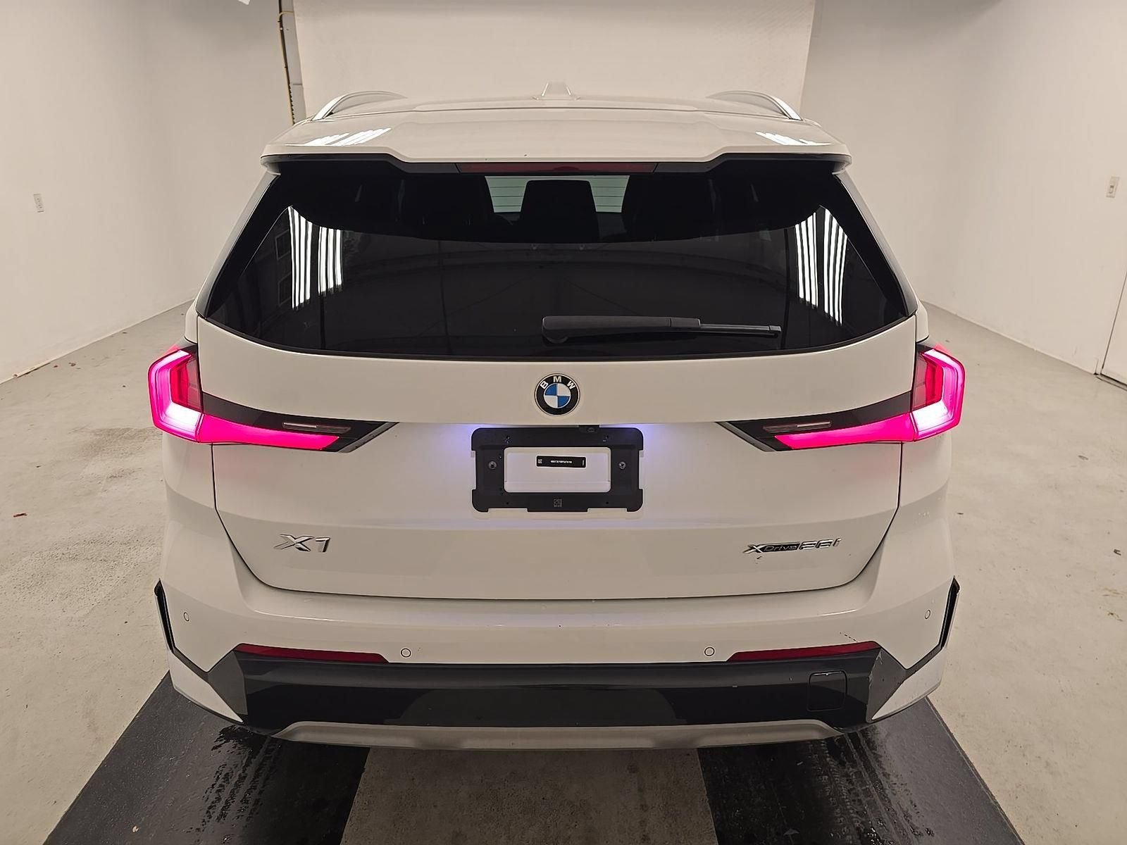 Used 2023 BMW X1 xDrive28i w/ Convenience Package AWD/4WD image 5