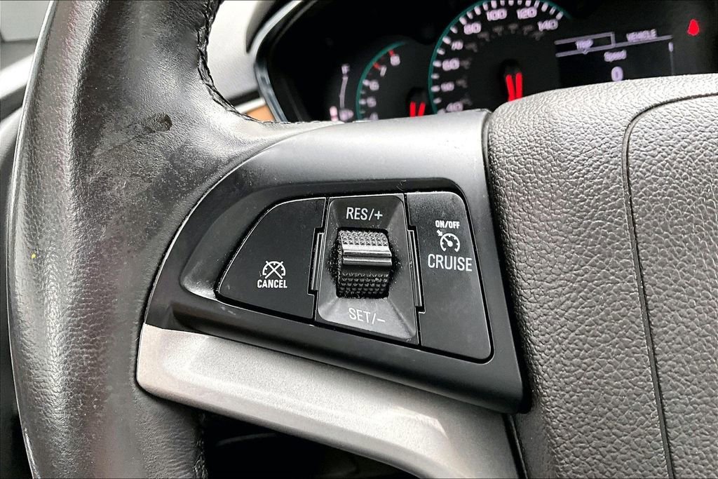 Used 2020 Chevrolet Trax LT w/ LT Convenience Package FWD image 11