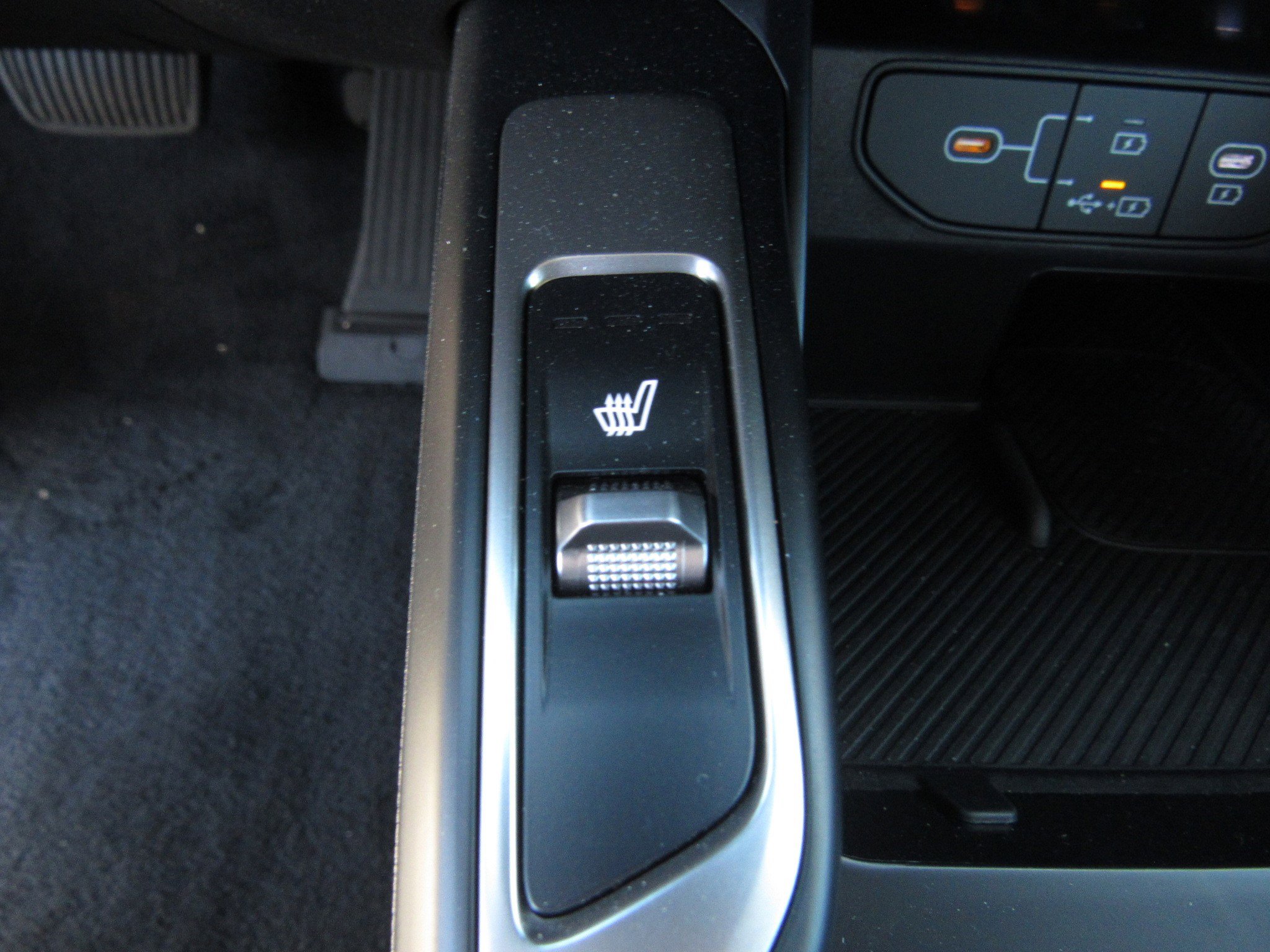 Used 2026 Kia Sorento EX w/ EX Premium Package FWD image 23