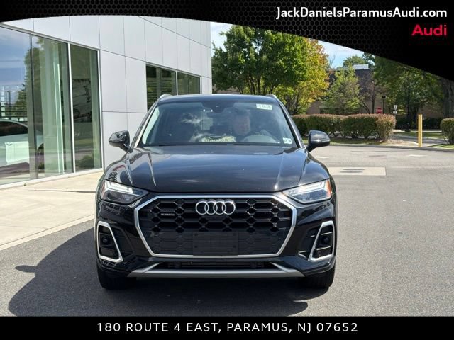 Certified 2024 Audi Q5 2.0T Premium Plus w/ Premium Plus Package AWD/4WD image 2