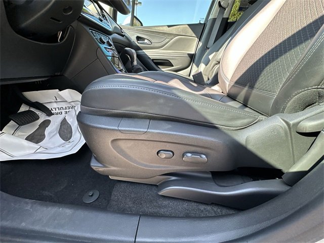 Used 2021 Buick Encore Preferred w/ Safety Package II image 12