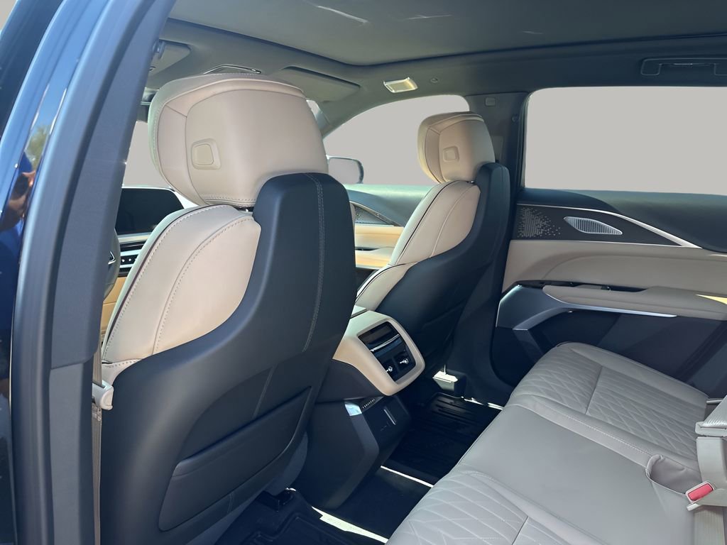New 2026 Cadillac Lyriq Signature Luxury w/ Nappa Leather Package image 16