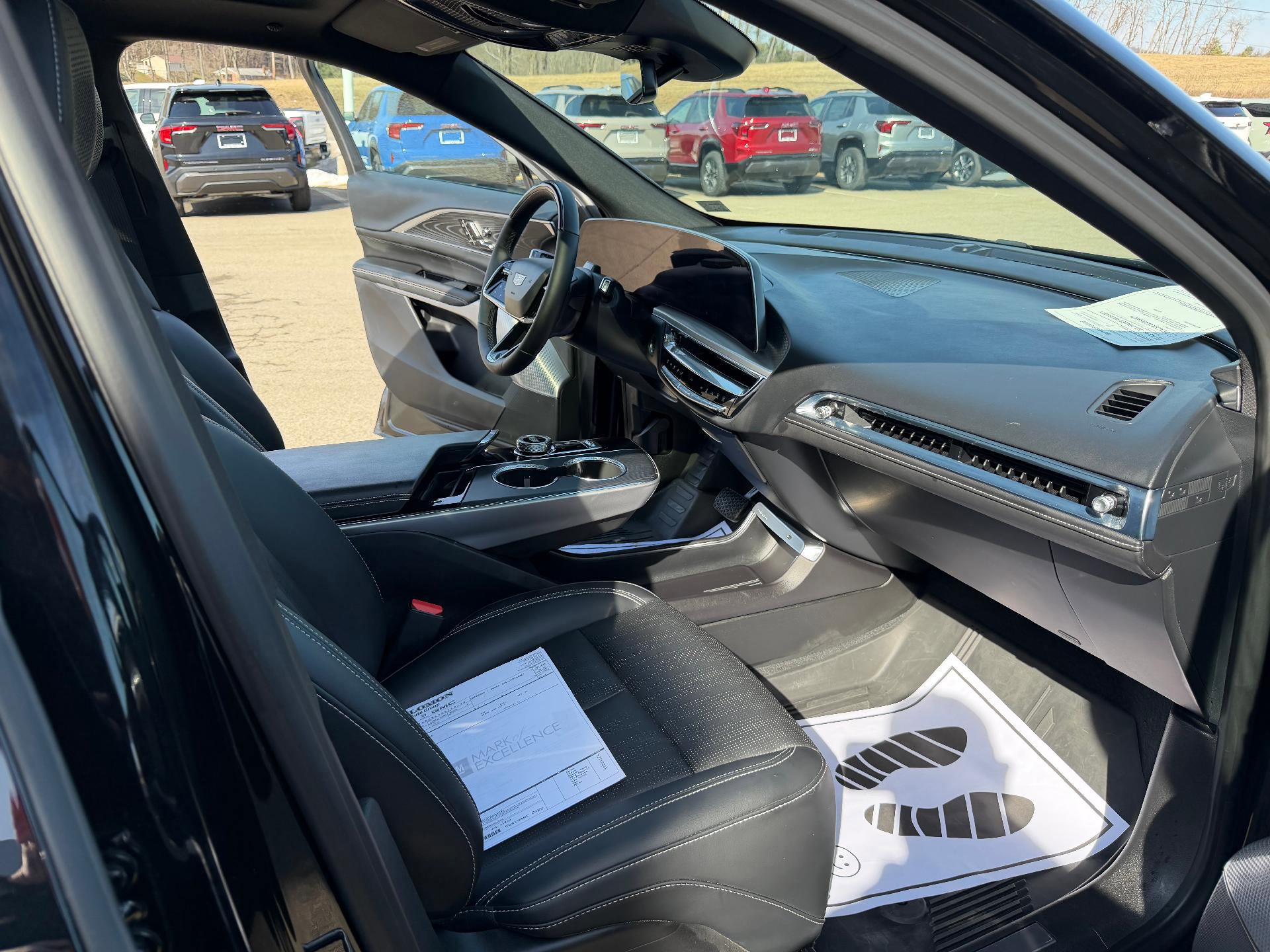 Used 2024 Cadillac Lyriq Luxury w/ LPO, Floor Liner Package image 34